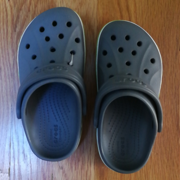 boys crocs size 11